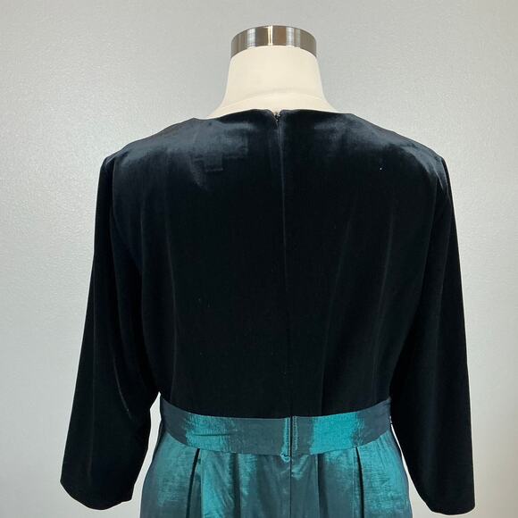 Alex Evenings Velvet A-Line Midi Cocktail Dress Black and Green Size 20W - Picture 8 of 15